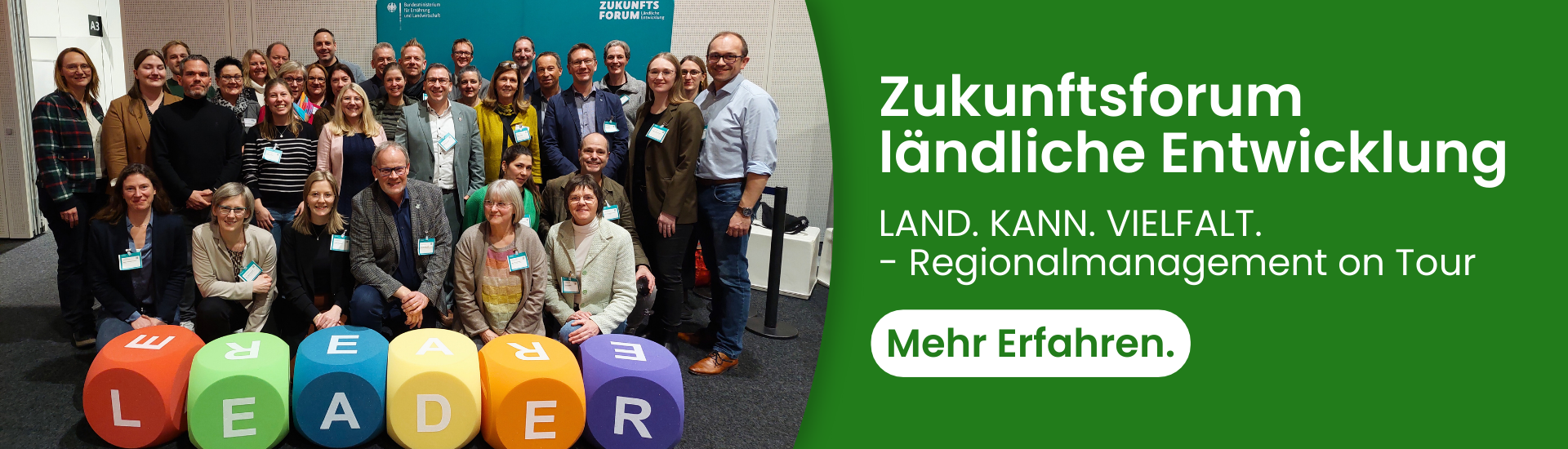 Abgebildet ist ein Gruppenfoto der LEADER-Regionalmanagements NRW beim Zukunftsforum. Mit einem Klick auf den Header kommt ihr auf den Aktuelles Beitrag zum Zukunftsforum