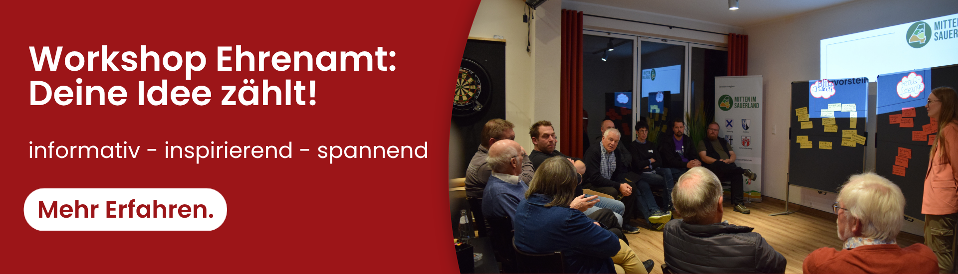 Nachbericht Workshop Ehrenamt, Meschen sitzen in einer Runde und schauen auf zwei Stellwände mit Karten