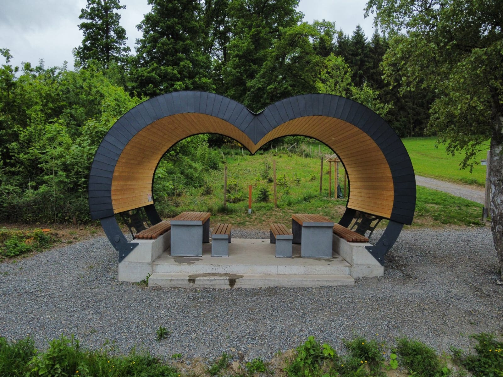 Frühstücksfernglas am Esselsteig in Eshohe